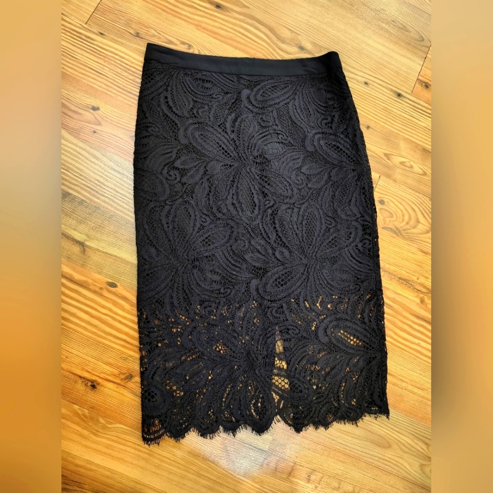 Elegant Black Lace Pencil Skirt